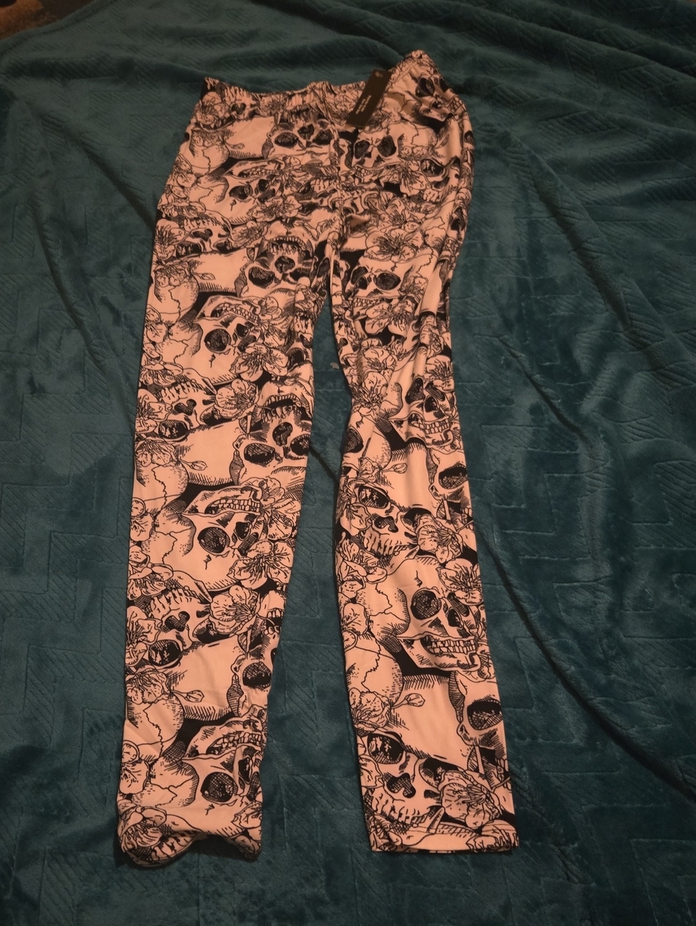 Women’s White Skull Print Leggings